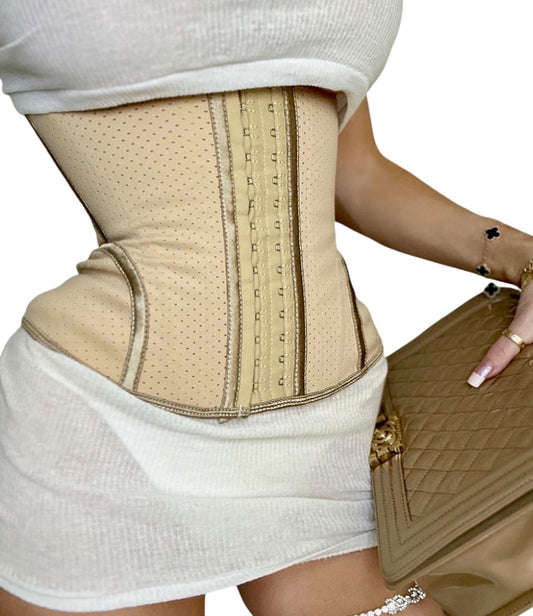dolly corset in carmela